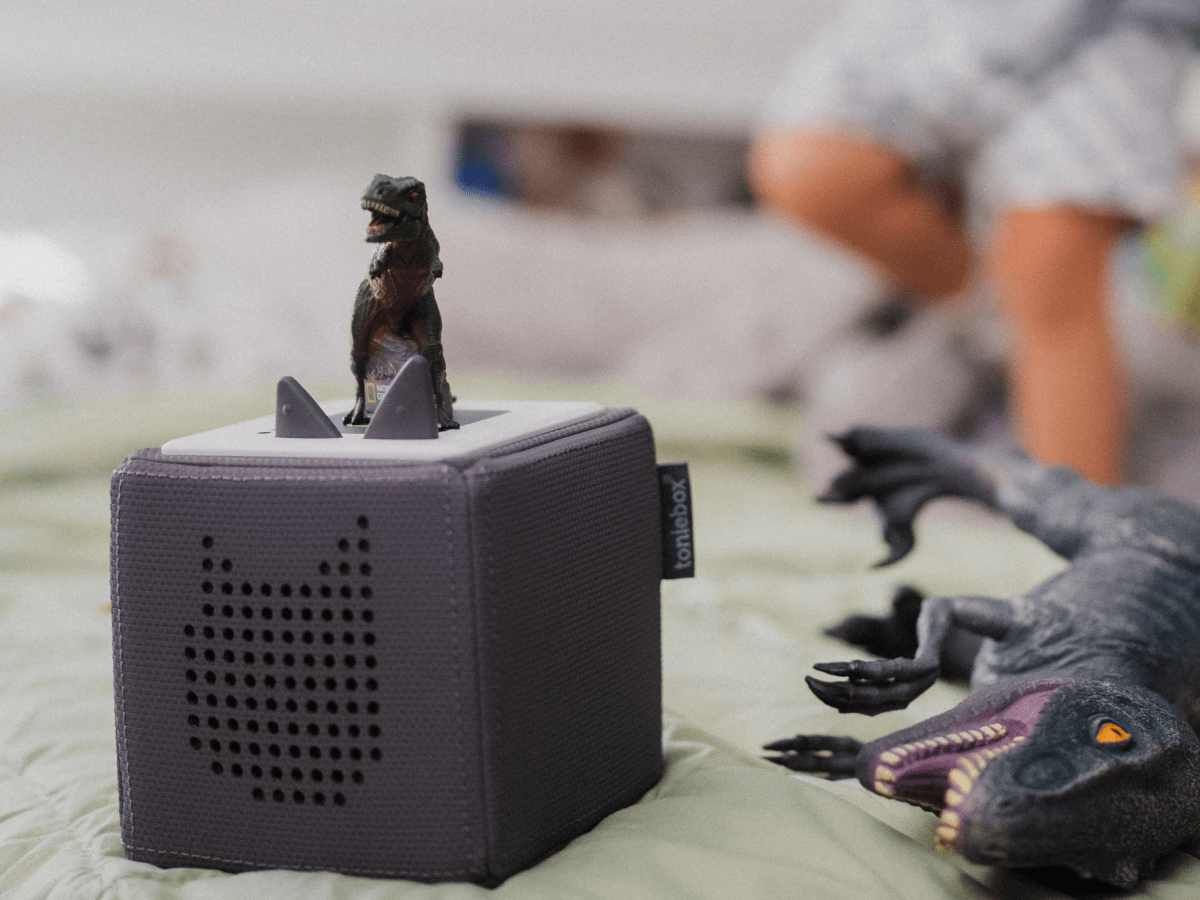 Child Playing With National Geographic Kids: Dinosaur Tonie