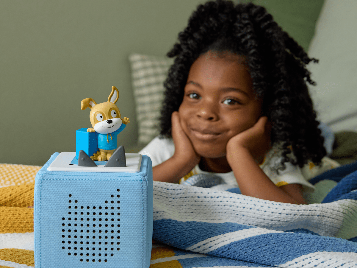 Child Playing With Lalinos - Cosmo Audio Figurine And Toniebox 2